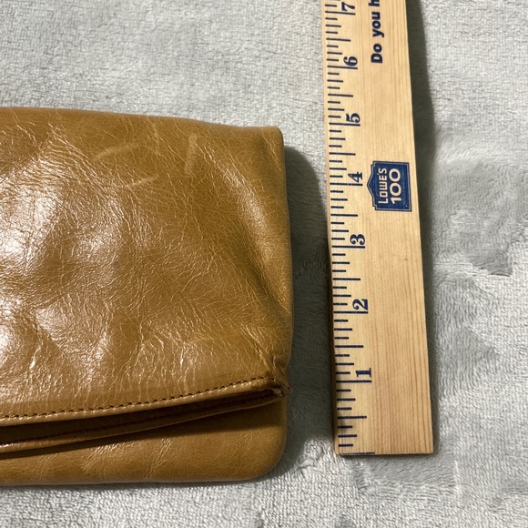 Hobo International Large Tan Distressed Fold Over Clutch Purse See Photos - Picture 9 of 13